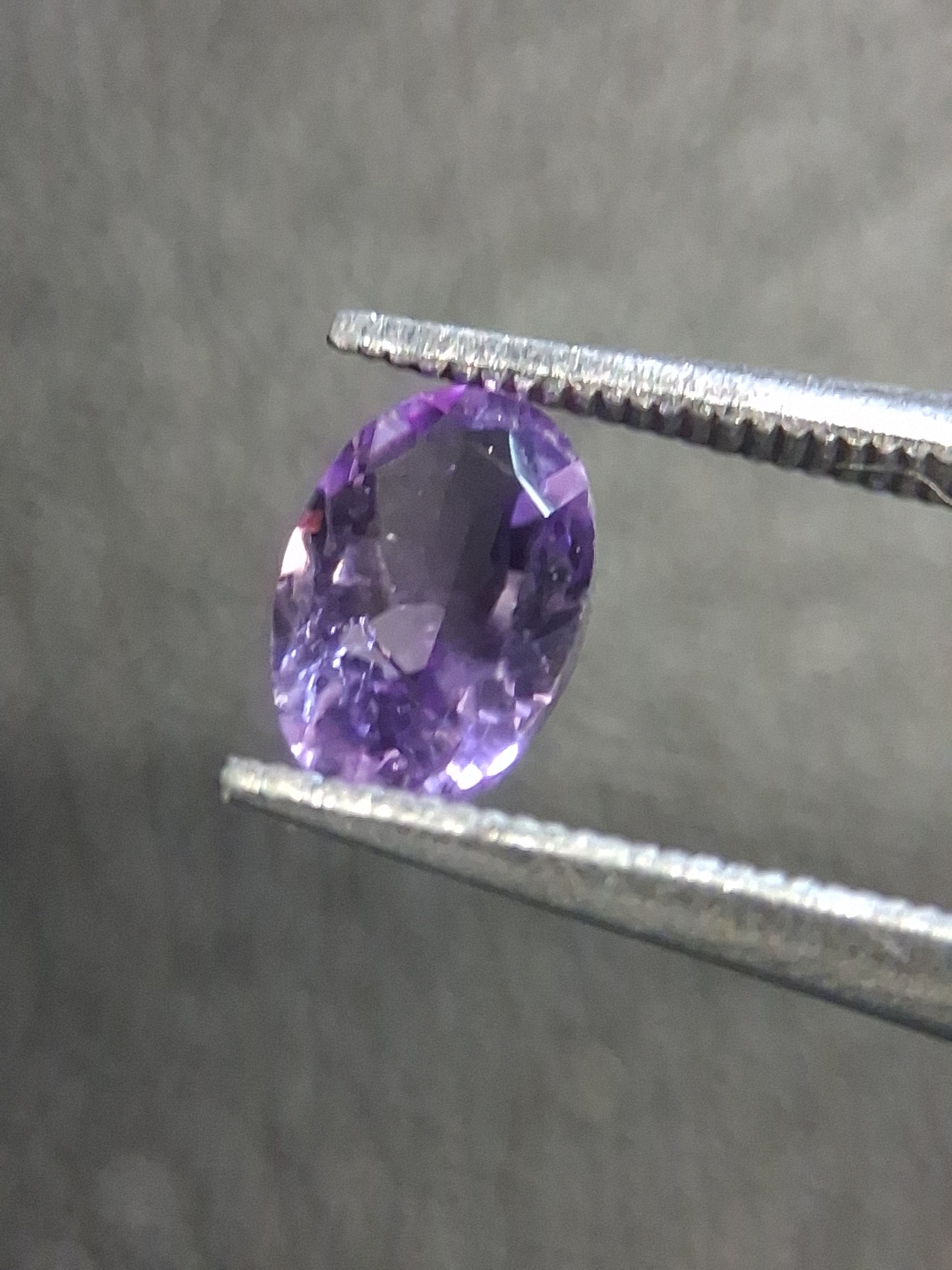 Medium Purple Amethyst Oval Faceted 0.435 ct – Natural Amethyst Gemstone - Natural Gems Belgium