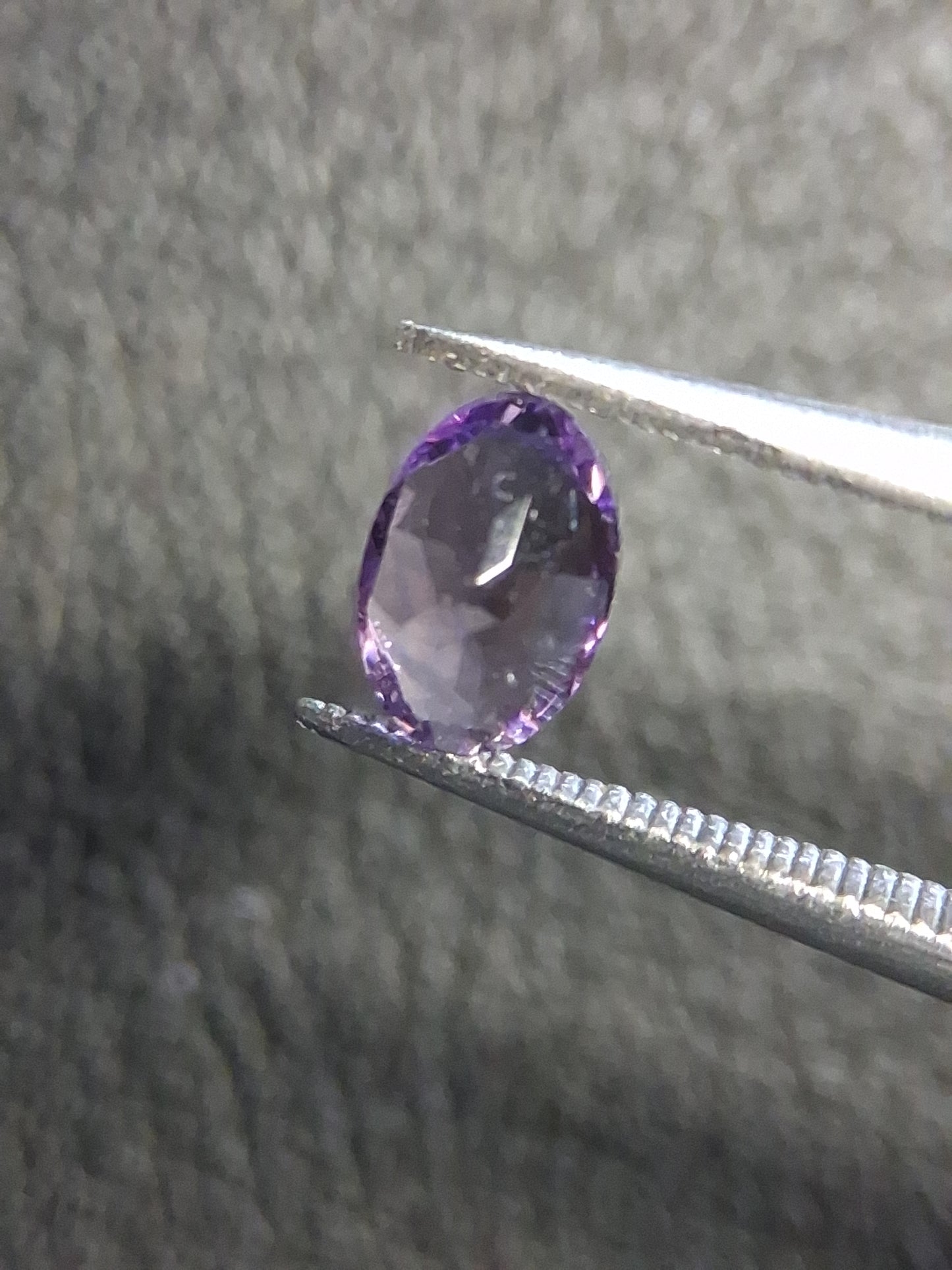 Medium Purple Amethyst Oval Faceted 0.465 ct – Natural Amethyst Gemstone - Natural Gems Belgium