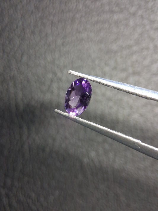 Medium Purple Amethyst Oval Faceted 0.445 ct – Natural Amethyst Gemstone - Natural Gems Belgium