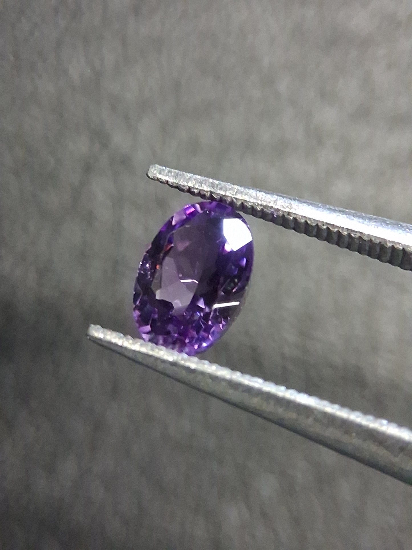 Medium Purple Amethyst Oval Faceted 0.445 ct – Natural Amethyst Gemstone - Natural Gems Belgium