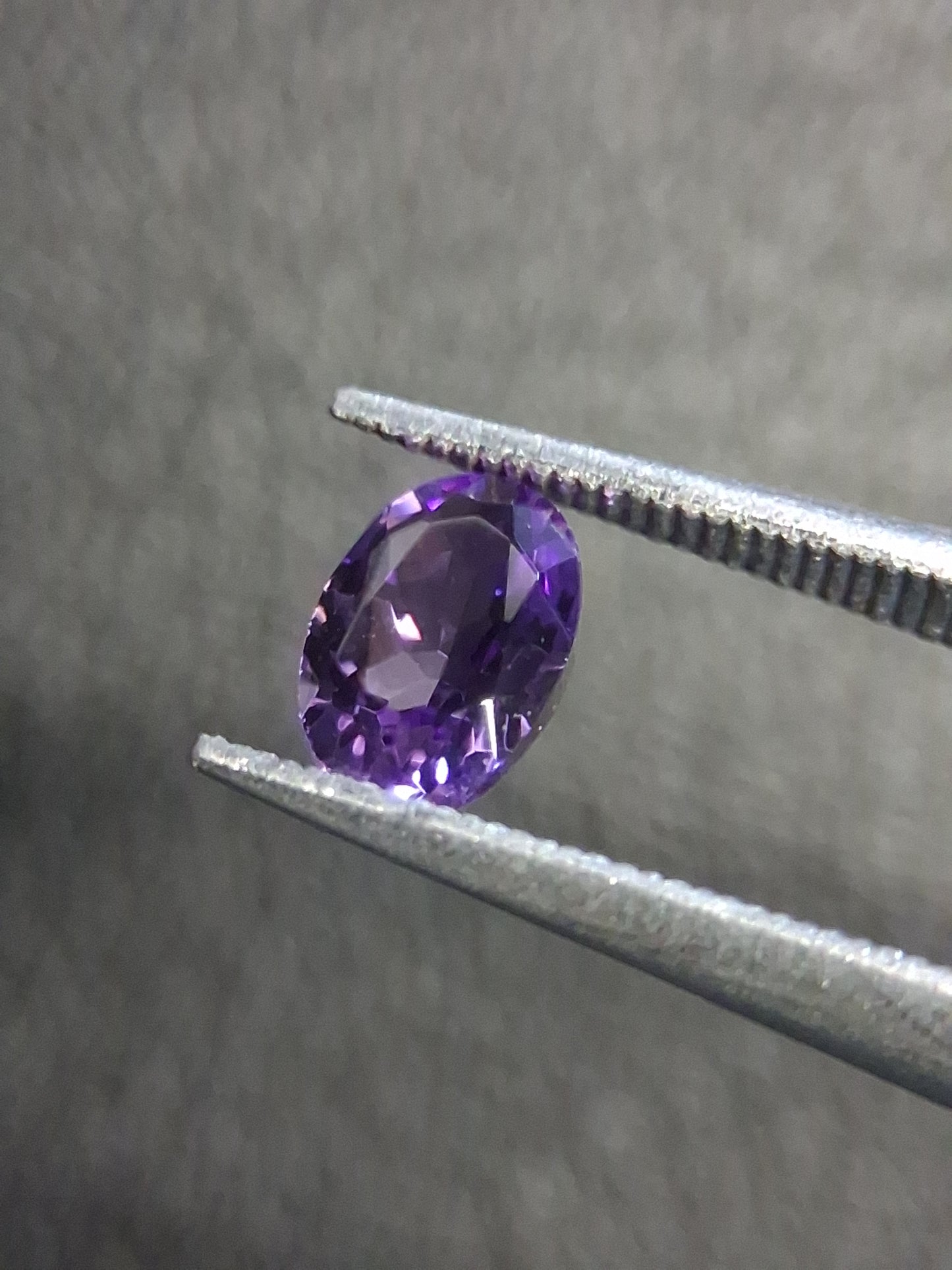 Medium Purple Amethyst Oval Faceted 0.445 ct – Natural Amethyst Gemstone - Natural Gems Belgium