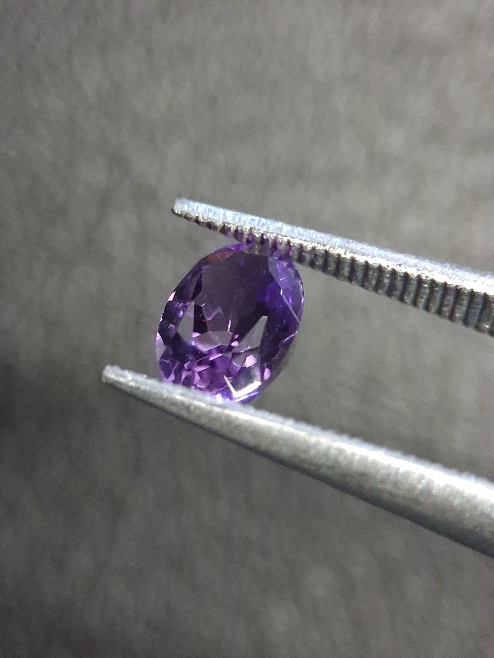 Medium Purple Amethyst Oval Faceted 0.445 ct – Natural Amethyst Gemstone - Natural Gems Belgium
