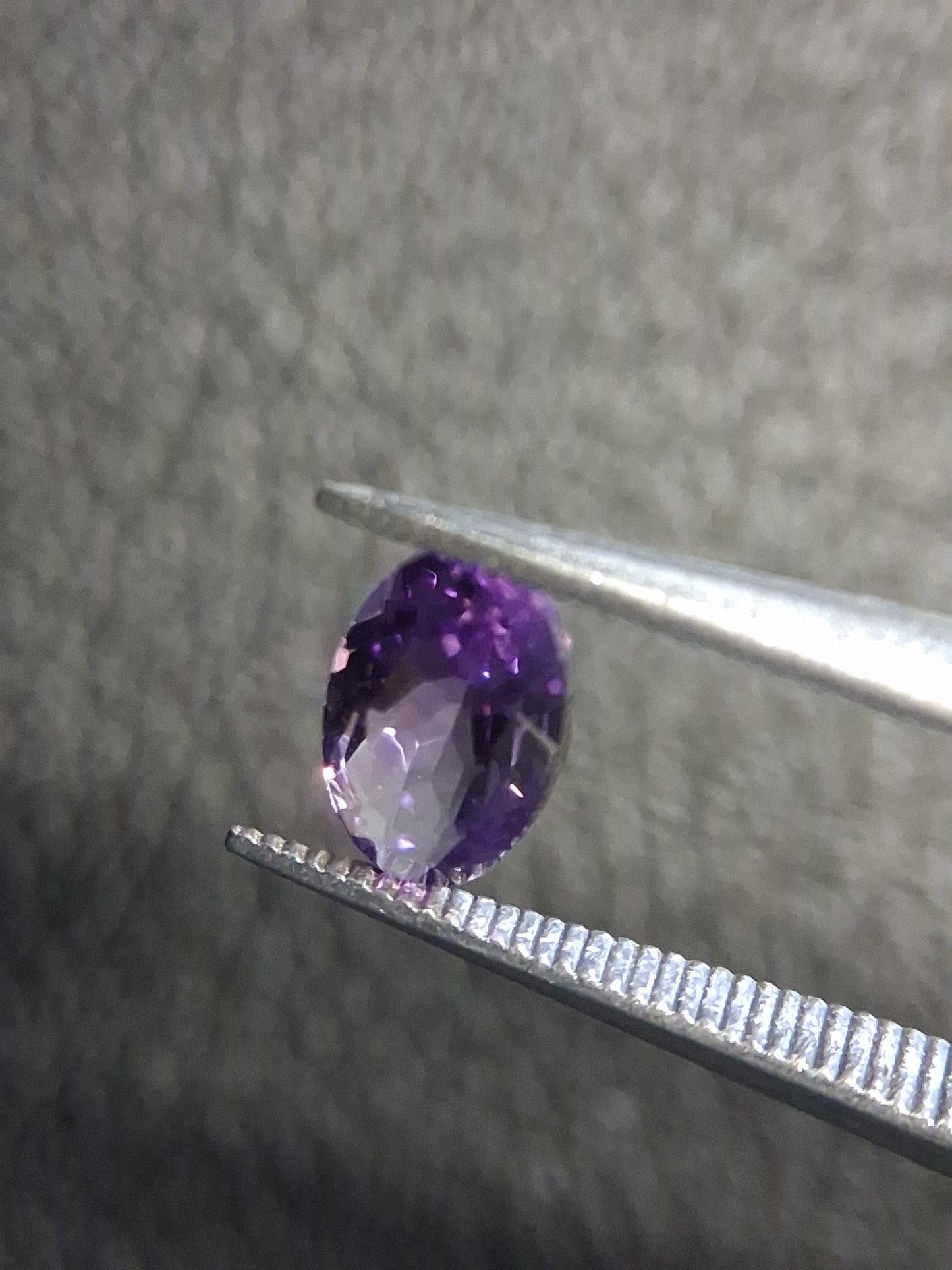 Medium Purple Amethyst Oval Faceted 0.445 ct – Natural Amethyst Gemstone - Natural Gems Belgium