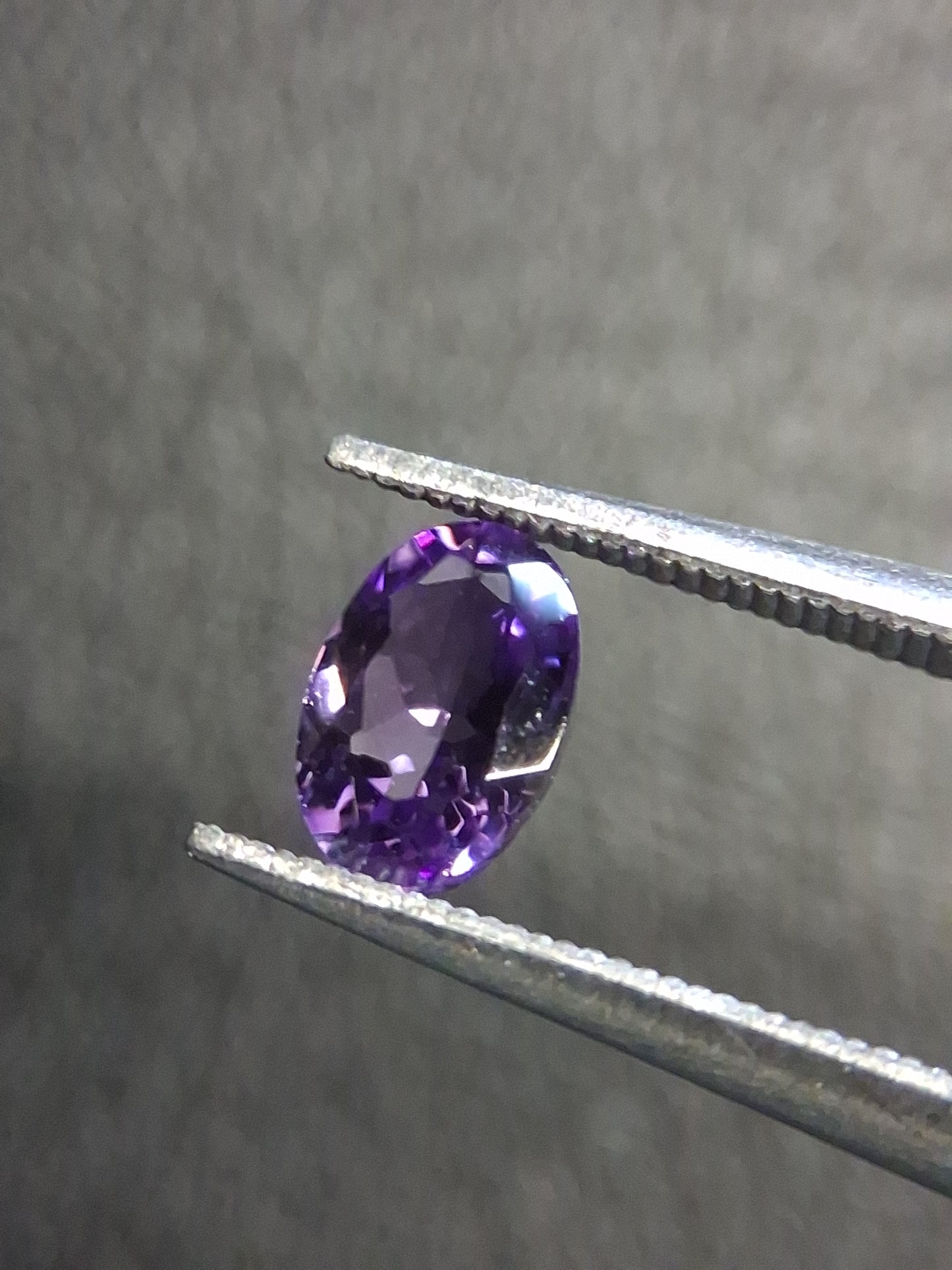 Medium Purple Amethyst Oval Faceted 0.445 ct – Natural Amethyst Gemstone - Natural Gems Belgium