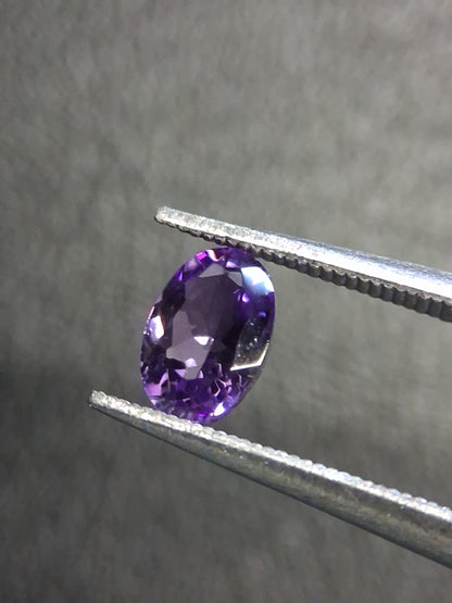 Medium Purple Amethyst Oval Faceted 0.445 ct – Natural Amethyst Gemstone - Natural Gems Belgium