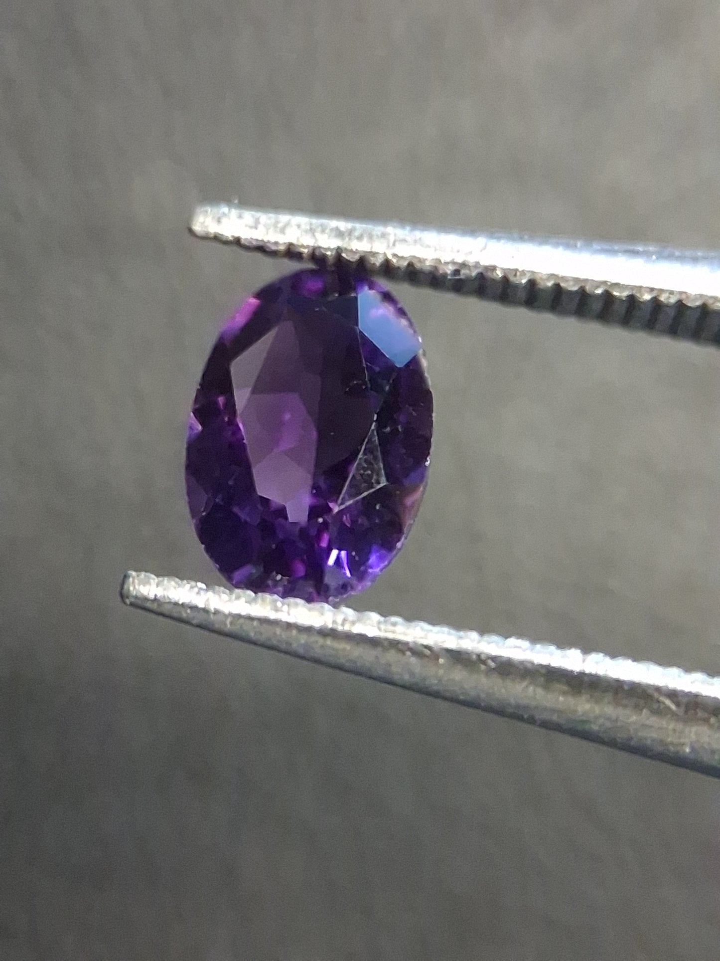 Deep Purple Amethyst Oval Faceted 0.369 ct – Natural Amethyst Gemstone - Natural Gems Belgium