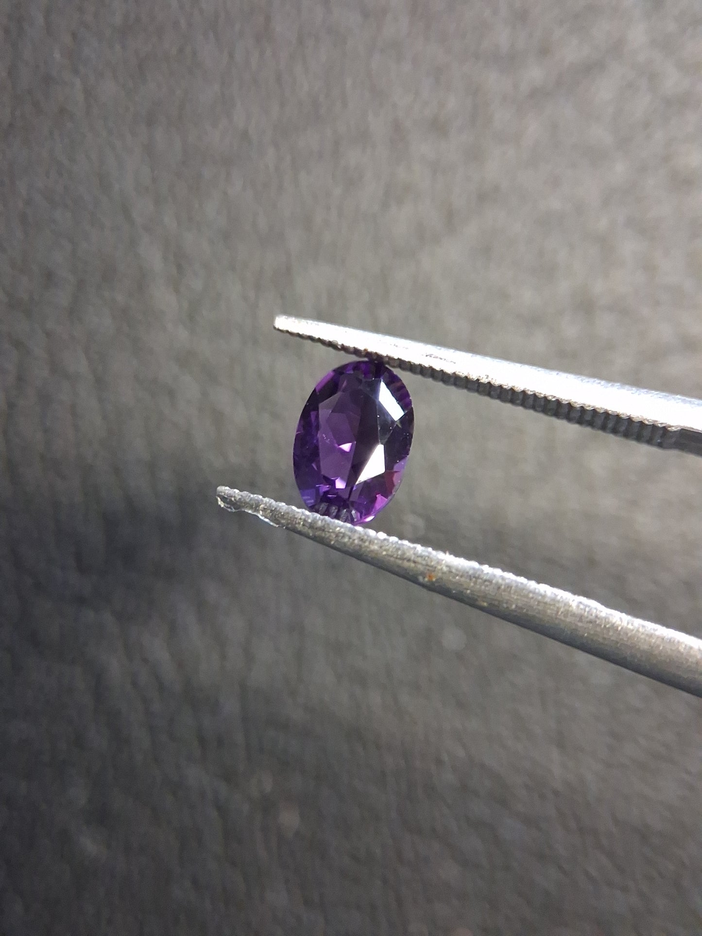 Faceted Deep Purple Amethyst Oval cut 0.420 ct – Natural Amethyst Gemstone - Natural Gems Belgium