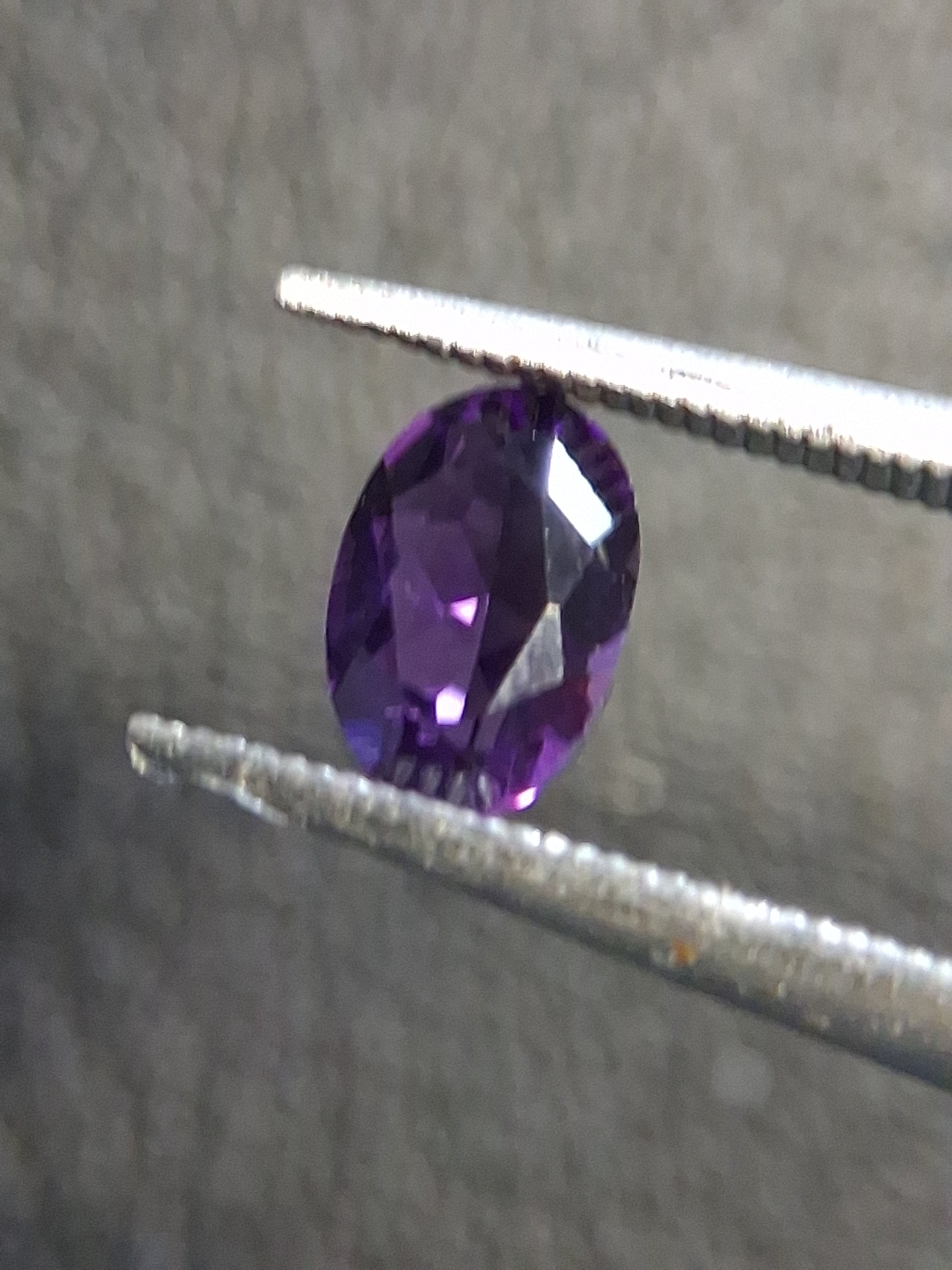 Faceted Deep Purple Amethyst Oval cut 0.420 ct – Natural Amethyst Gemstone - Natural Gems Belgium