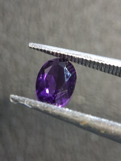 Faceted Deep Purple Amethyst Oval cut 0.420 ct – Natural Amethyst Gemstone - Natural Gems Belgium