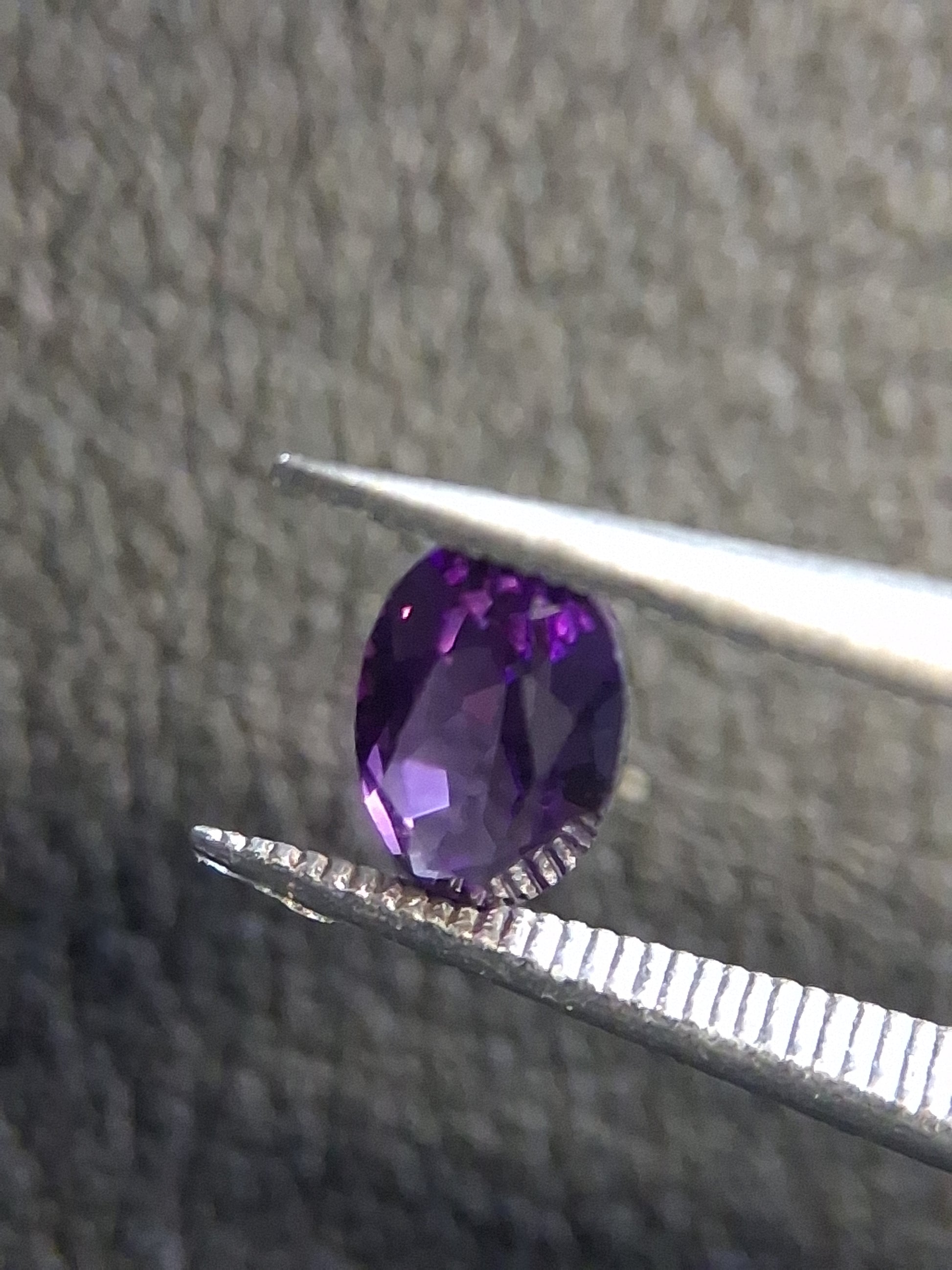 Faceted Deep Purple Amethyst Oval cut 0.420 ct – Natural Amethyst Gemstone - Natural Gems Belgium