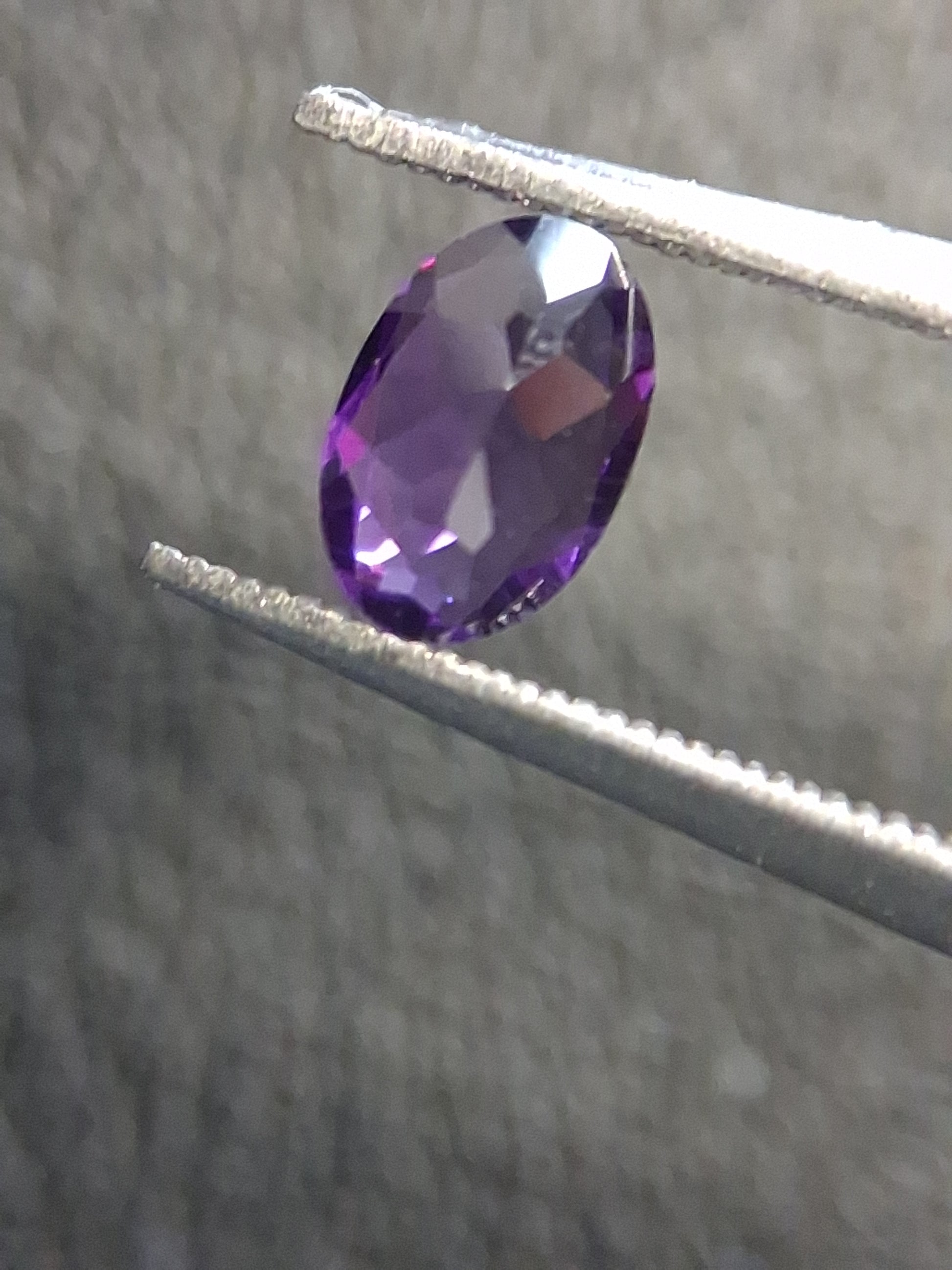 Faceted Deep Purple Amethyst Oval cut 0.420 ct – Natural Amethyst Gemstone - Natural Gems Belgium