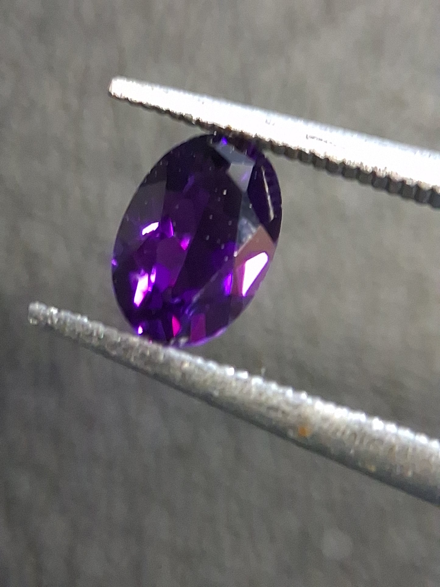 Deep Purple Amethyst Oval cut 0.381 ct – Natural Amethyst Gemstone Faceted - Natural Gems Belgium