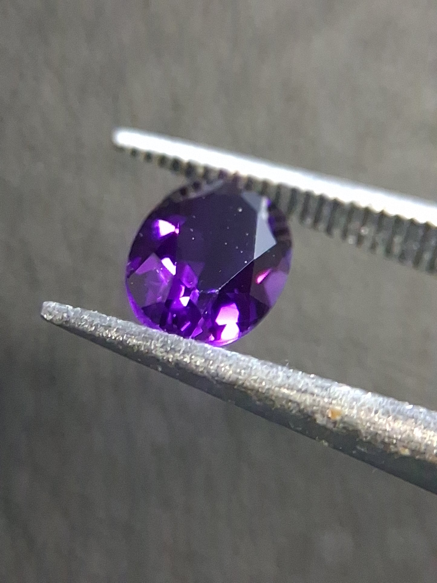 Deep Purple Amethyst Oval cut 0.381 ct – Natural Amethyst Gemstone Faceted - Natural Gems Belgium
