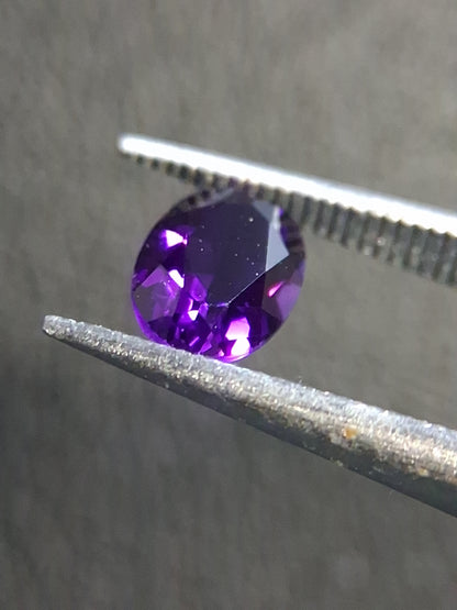 Deep Purple Amethyst Oval cut 0.381 ct – Natural Amethyst Gemstone Faceted - Natural Gems Belgium