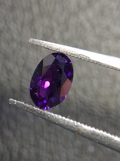 Deep Purple Amethyst Oval cut 0.381 ct – Natural Amethyst Gemstone Faceted - Natural Gems Belgium