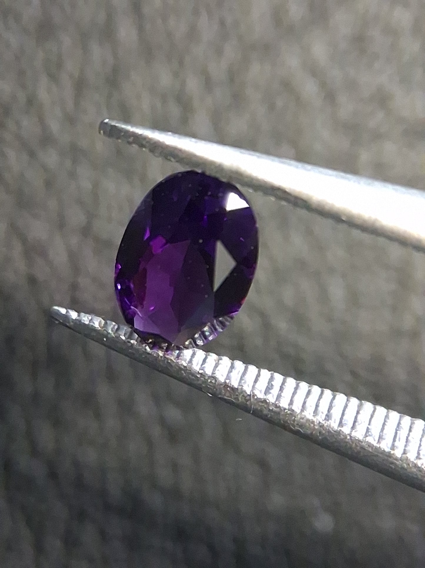 Deep Purple Amethyst Oval cut 0.381 ct – Natural Amethyst Gemstone Faceted - Natural Gems Belgium
