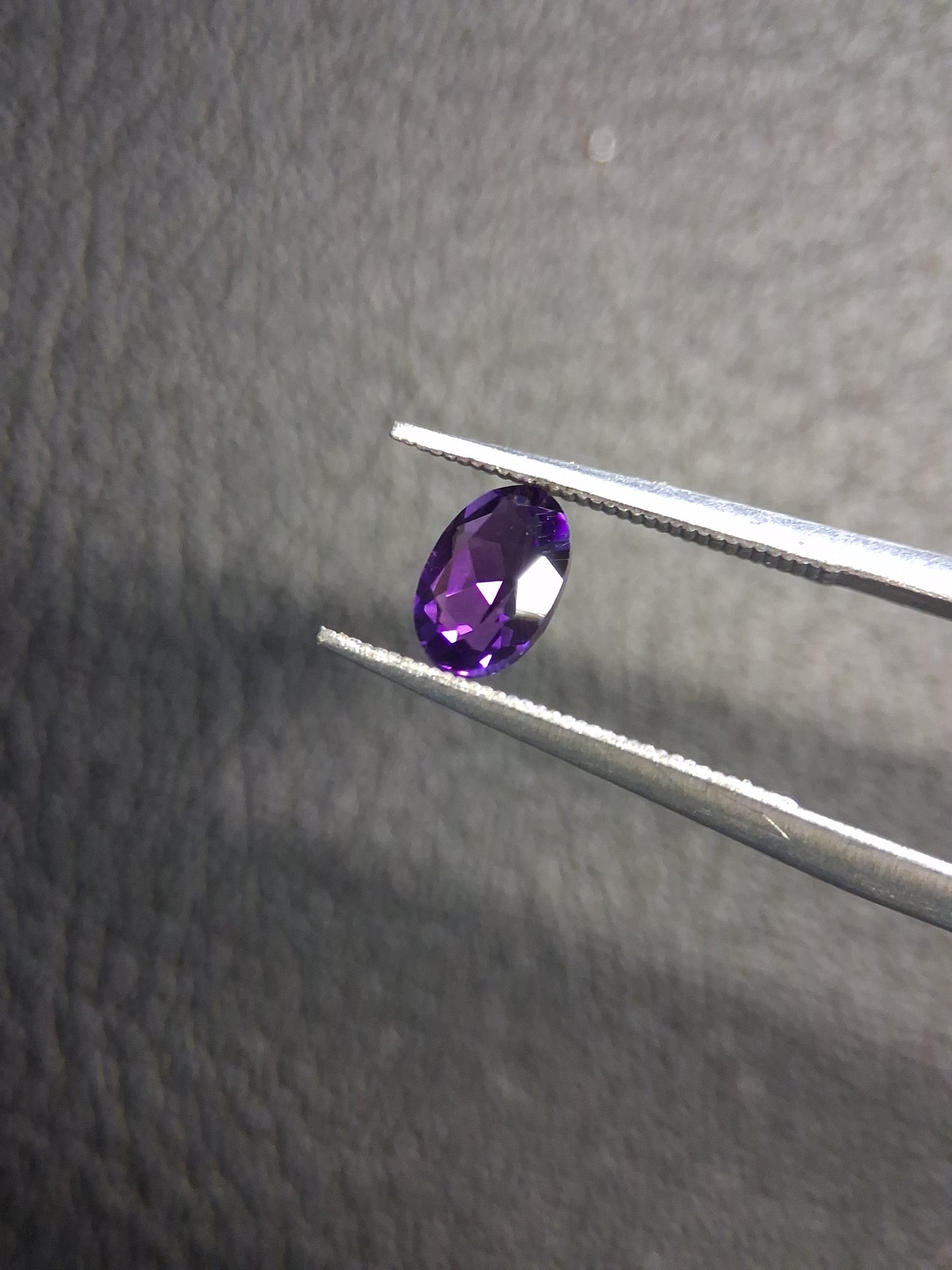 Deep Purple Amethyst Oval cut 0.410 ct – Natural Amethyst Faceted Gemstone - Natural Gems Belgium