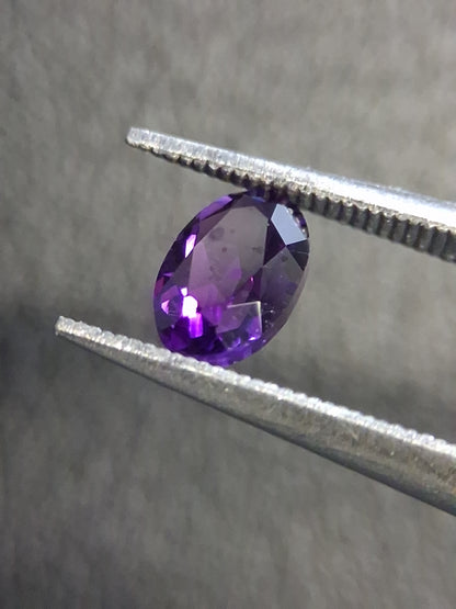 Deep Purple Amethyst Oval cut 0.410 ct – Natural Amethyst Faceted Gemstone - Natural Gems Belgium