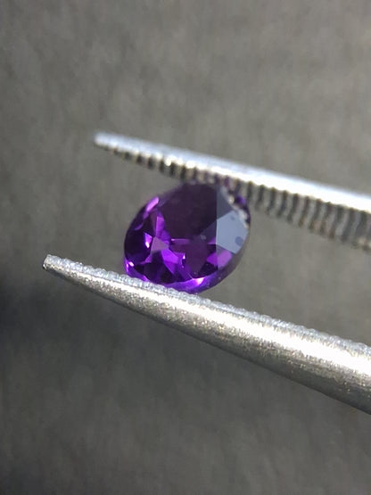 Deep Purple Amethyst Oval cut 0.410 ct – Natural Amethyst Faceted Gemstone - Natural Gems Belgium