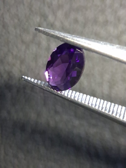 Deep Purple Amethyst Oval cut 0.410 ct – Natural Amethyst Faceted Gemstone - Natural Gems Belgium
