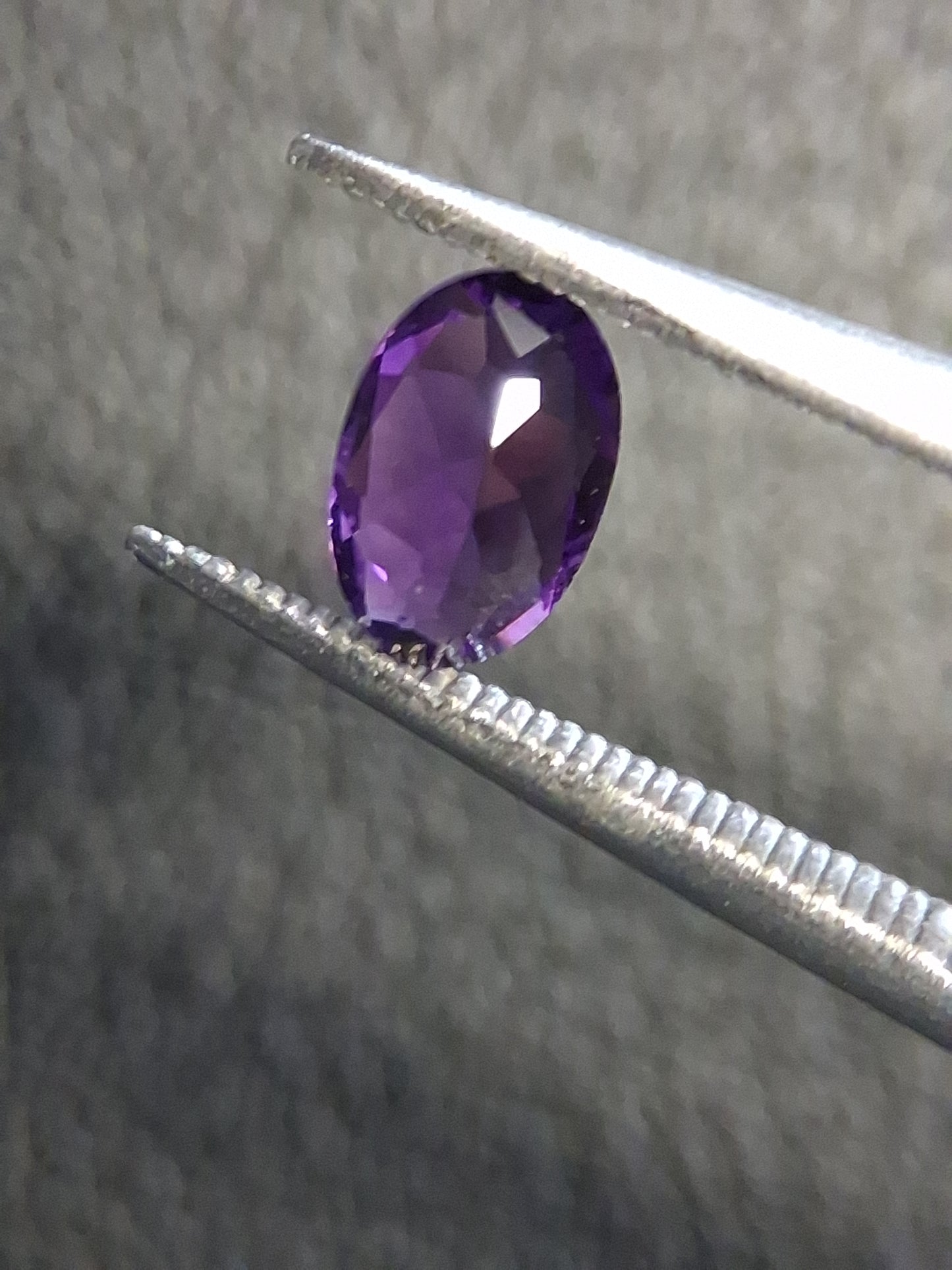 Deep Purple Amethyst Oval cut 0.410 ct – Natural Amethyst Faceted Gemstone - Natural Gems Belgium