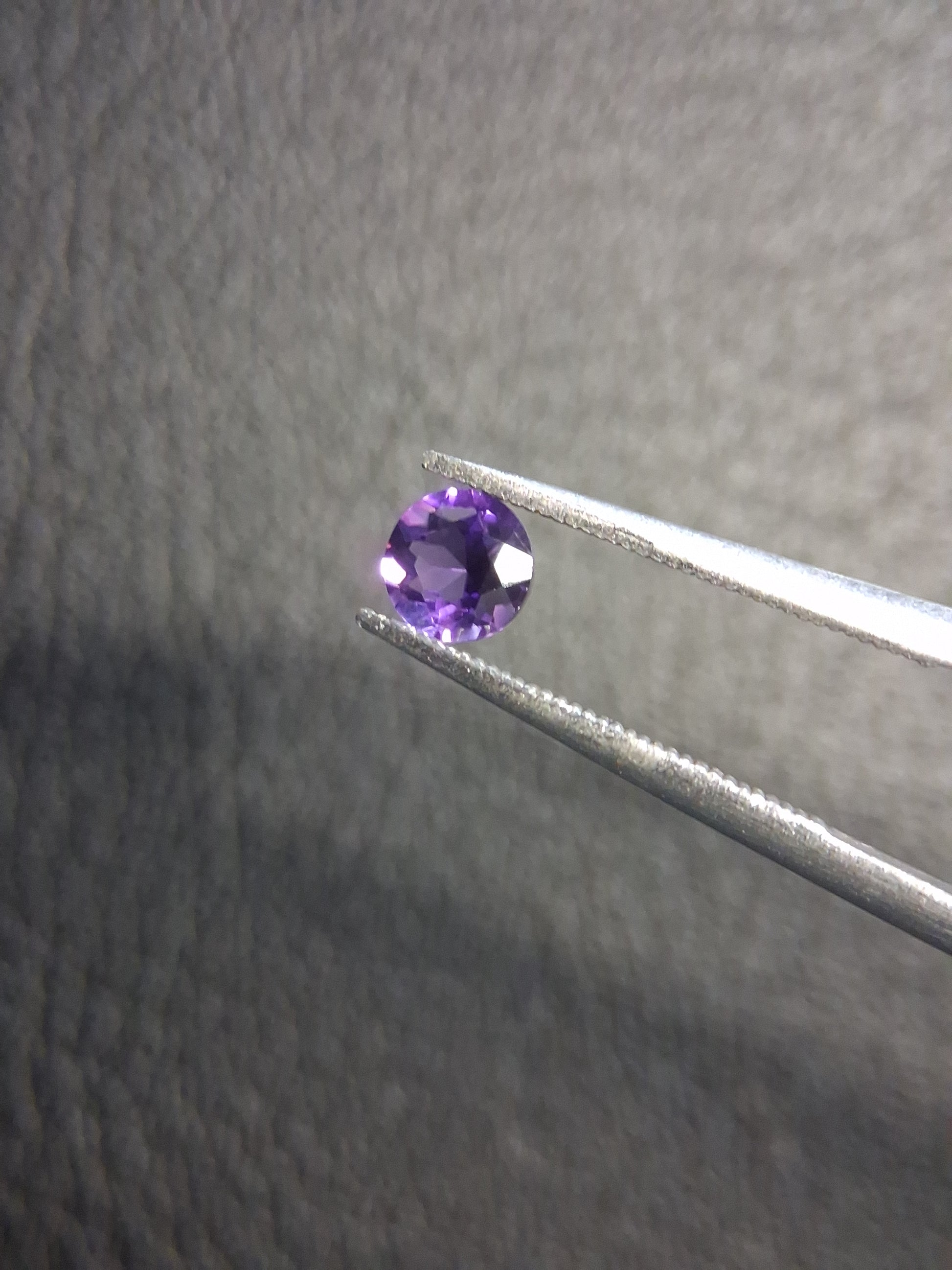 Purple Amethyst Round Cut 4mm 0.250 ct – Natural Amethyst Gemstone - Natural Gems Belgium