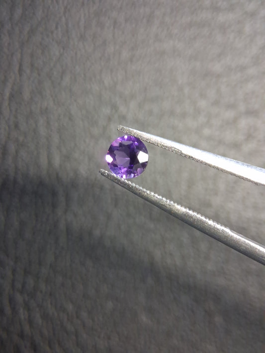 Purple Amethyst Round Cut 4mm 0.250 ct – Natural Amethyst Gemstone - Natural Gems Belgium