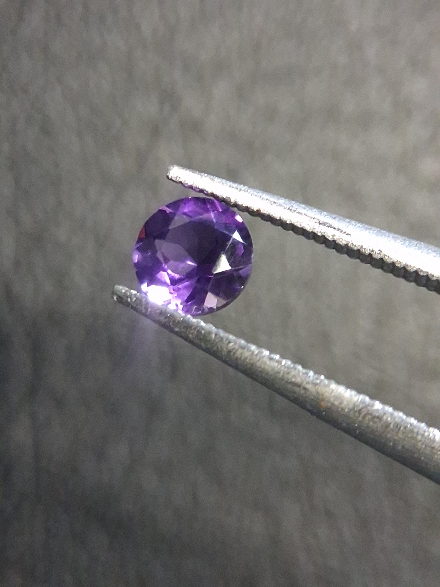 Purple Amethyst Round Cut 4mm 0.250 ct – Natural Amethyst Gemstone - Natural Gems Belgium