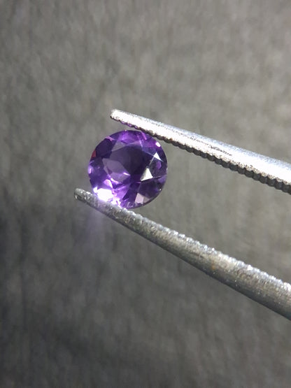 Purple Amethyst Round Cut 4mm 0.250 ct – Natural Amethyst Gemstone - Natural Gems Belgium