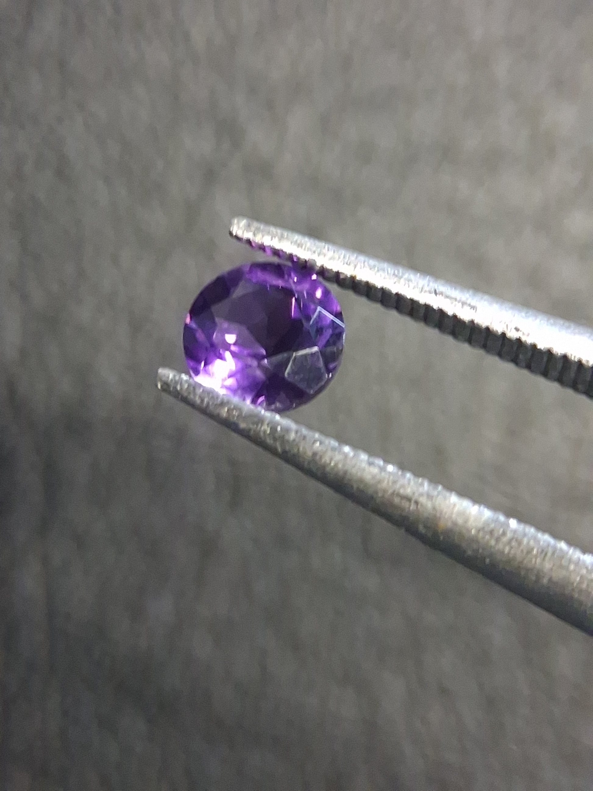 Purple Amethyst Round Cut 4mm 0.250 ct – Natural Amethyst Gemstone - Natural Gems Belgium