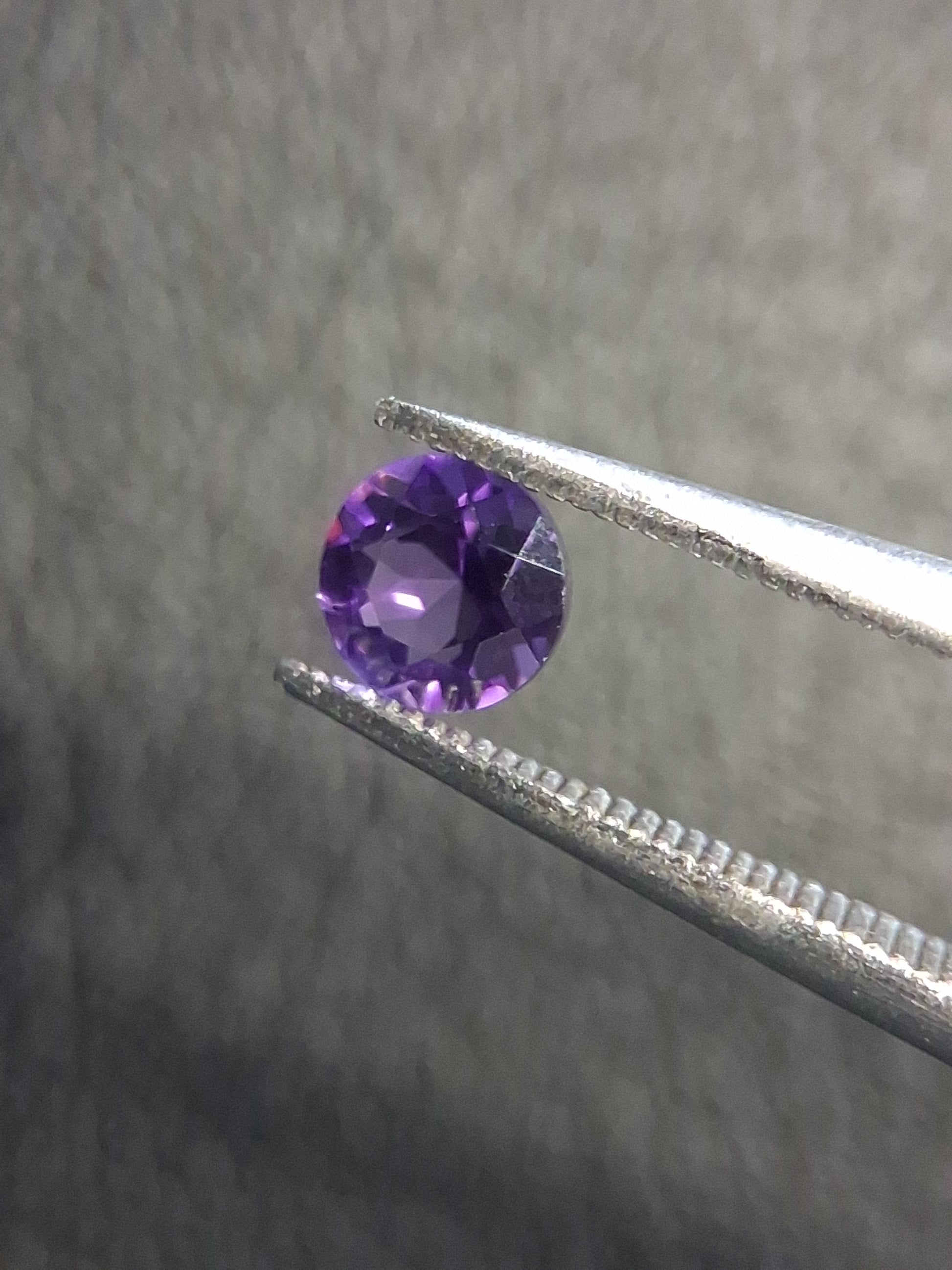 Purple Amethyst Round Cut 4mm 0.250 ct – Natural Amethyst Gemstone - Natural Gems Belgium