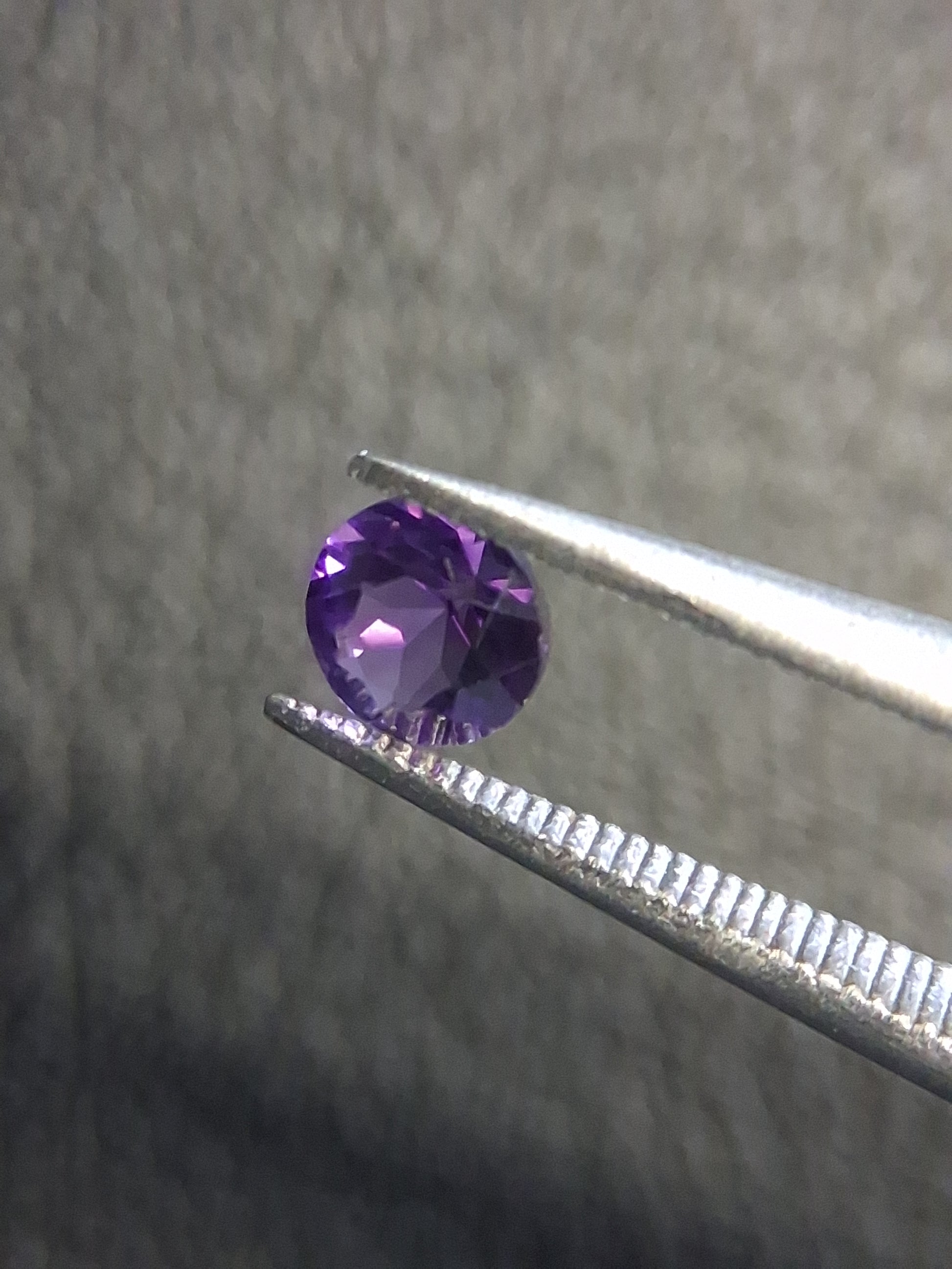 Purple Amethyst Round Cut 4mm 0.250 ct – Natural Amethyst Gemstone - Natural Gems Belgium