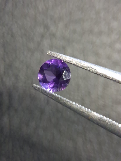 Purple Amethyst Round Cut 4mm 0.250 ct – Natural Amethyst Gemstone - Natural Gems Belgium