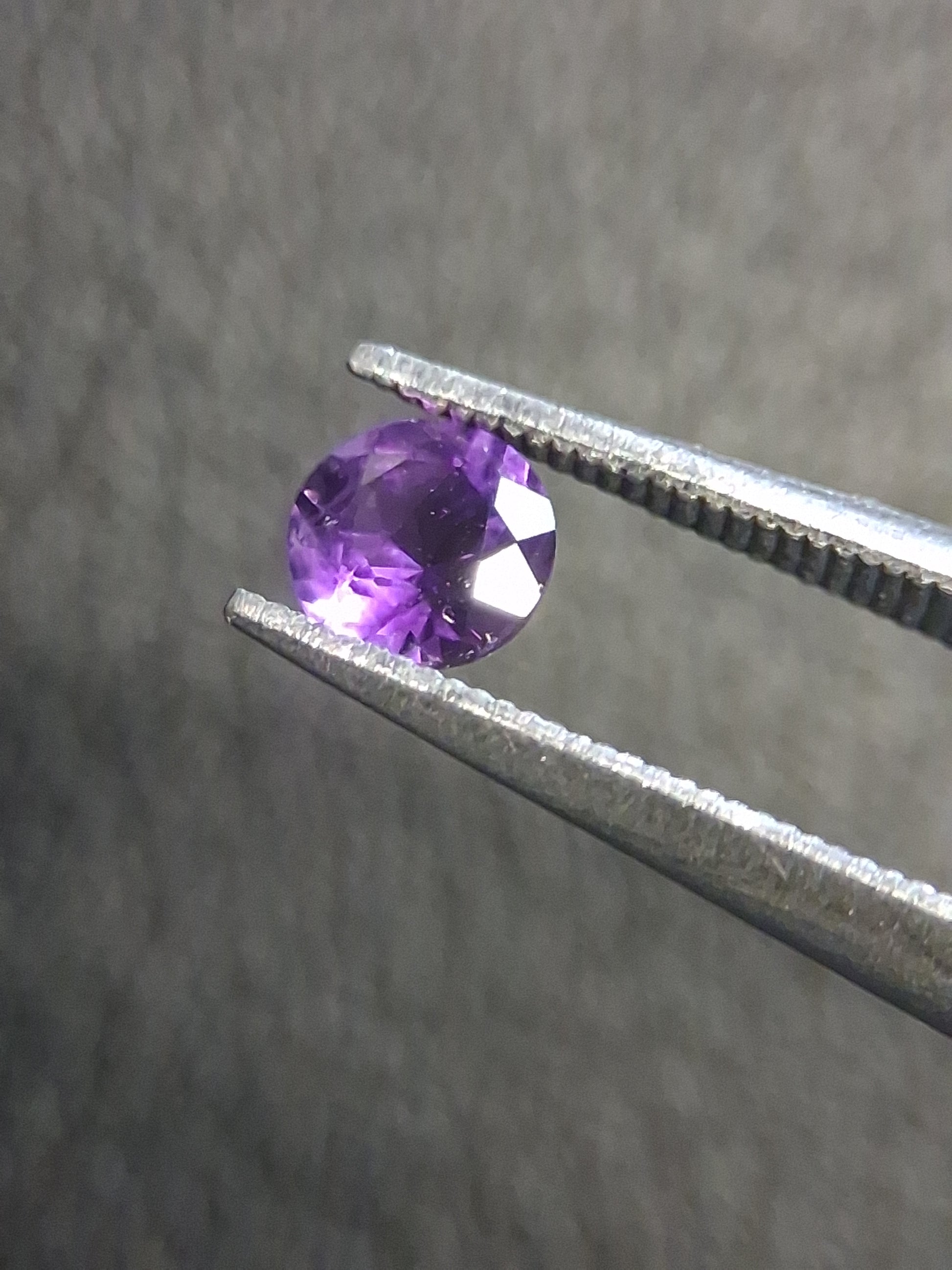 Purple Amethyst Round Cut 4mm 0.210 ct – Natural Amethyst Gemstone - Natural Gems Belgium