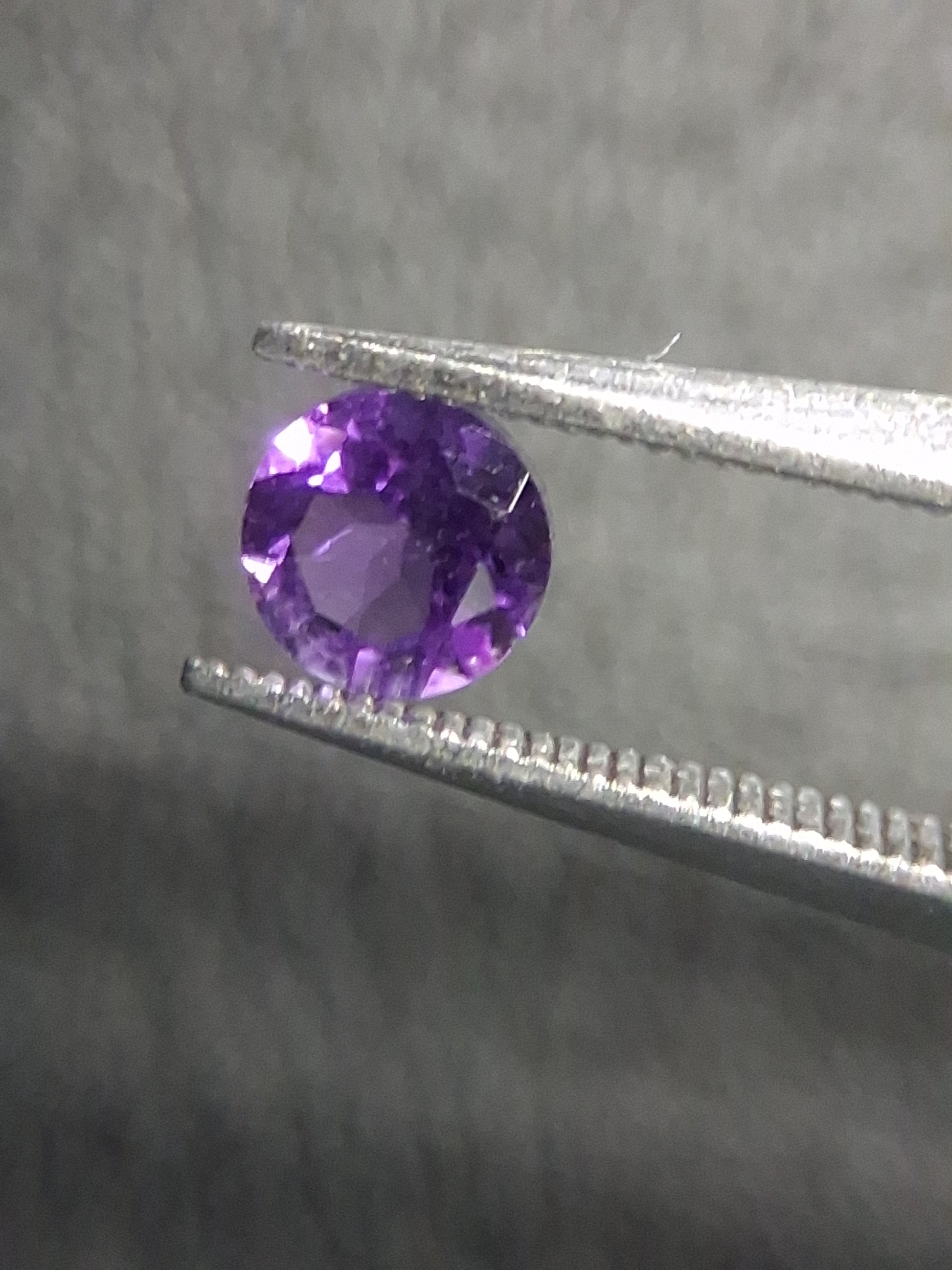 Purple Amethyst Round Cut 4mm 0.251 ct – Natural Amethyst Gemstone - Natural Gems Belgium