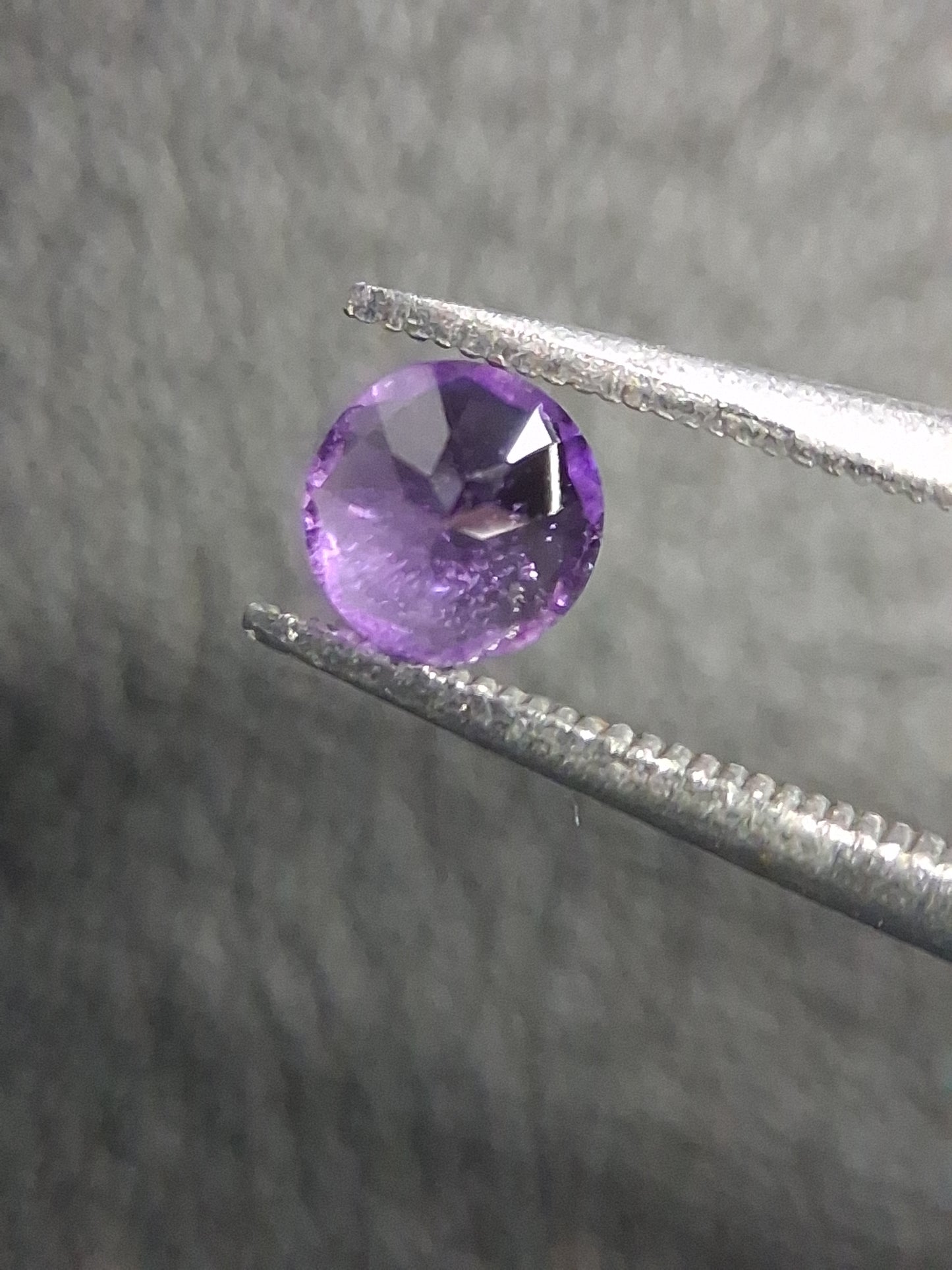 Purple Amethyst Round Cut 4mm 0.251 ct – Natural Amethyst Gemstone - Natural Gems Belgium