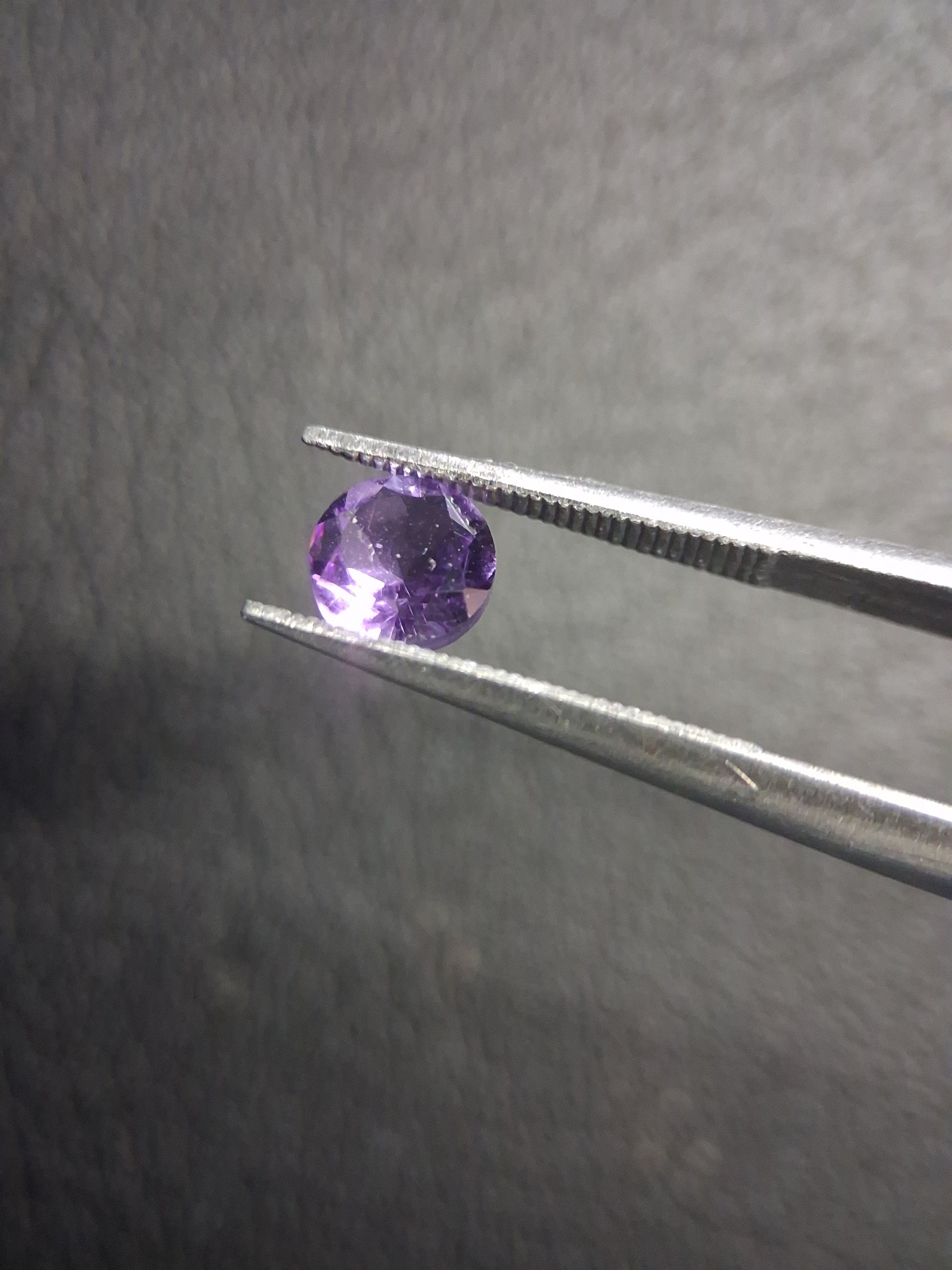 Purple Amethyst Round Cut 5mm 0.567 ct – Natural Amethyst Gemstone - Natural Gems Belgium