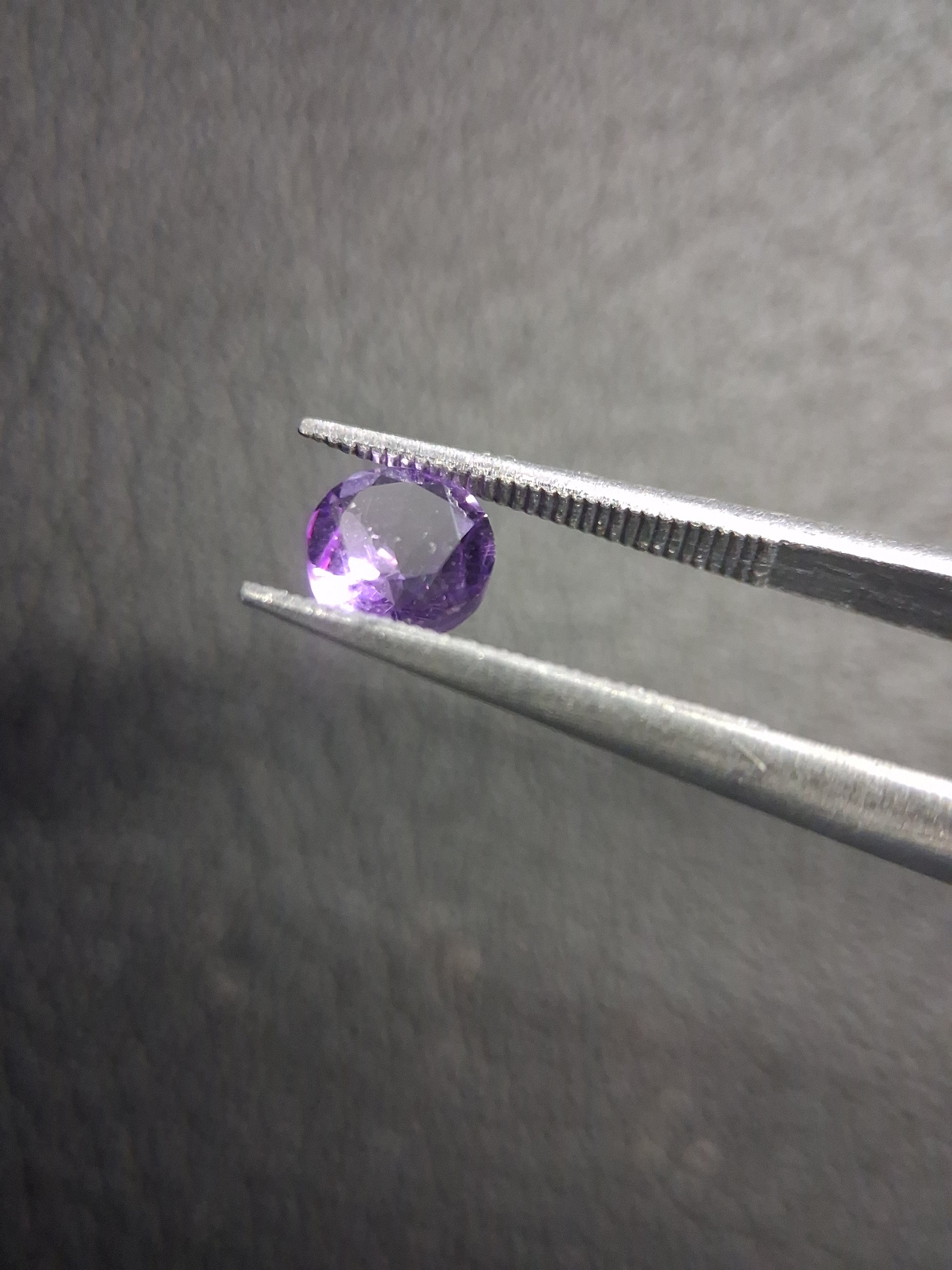 Purple Amethyst Round Cut 5mm 0.567 ct – Natural Amethyst Gemstone - Natural Gems Belgium