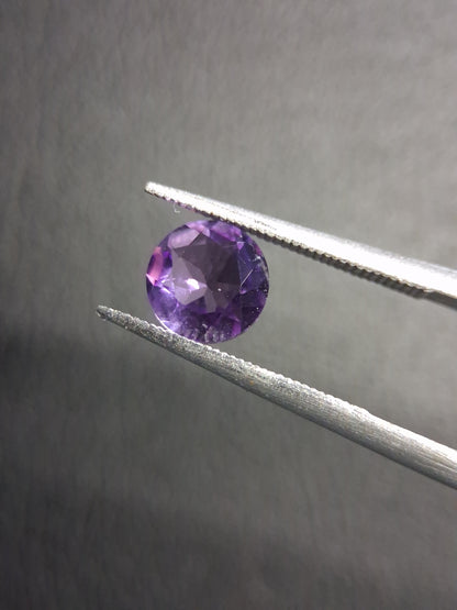 Purple Amethyst Round Cut 6mm 0.655 ct – Faceted Natural Amethyst Gemstone - Natural Gems Belgium
