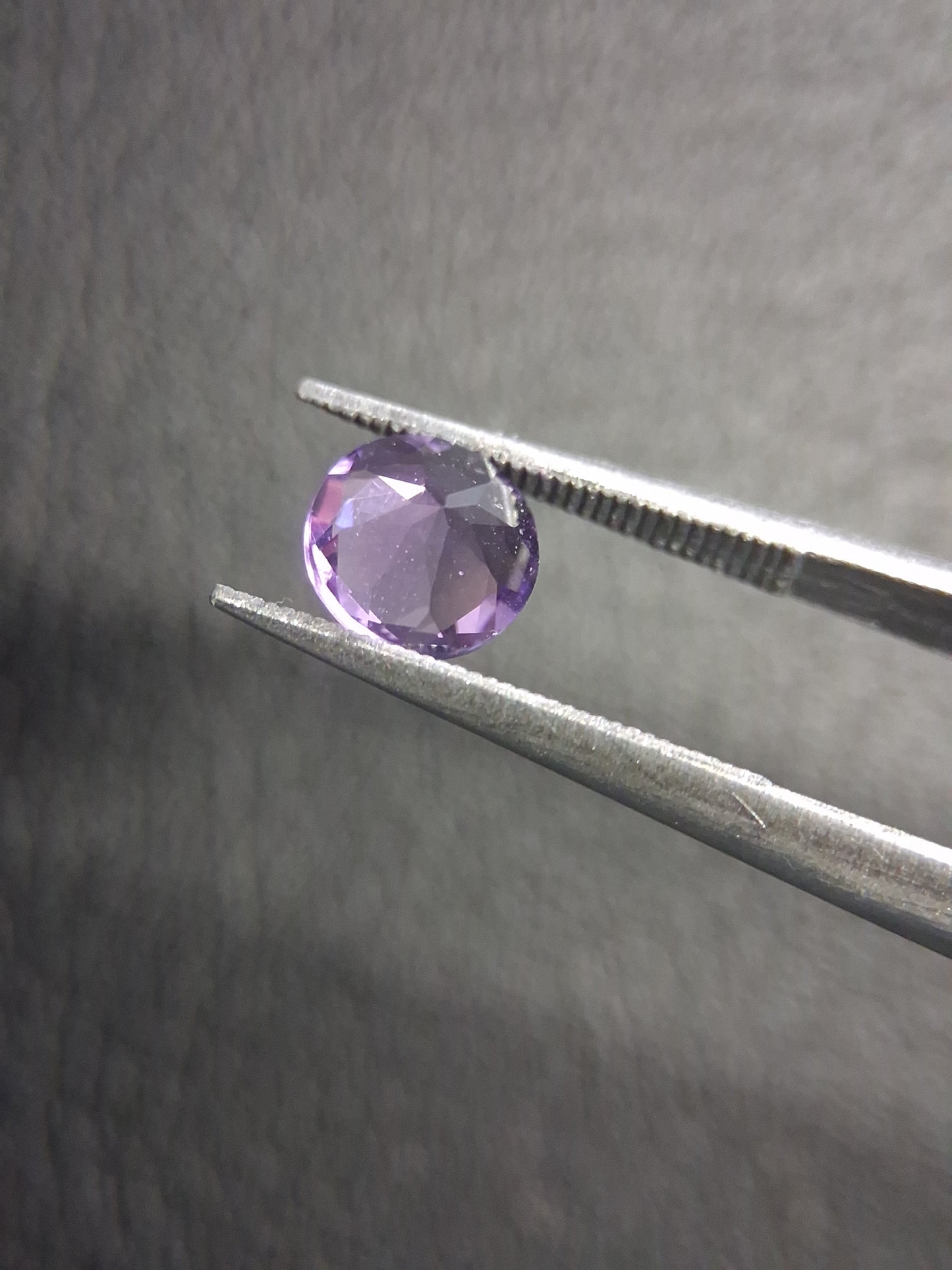 Purple Amethyst Round Cut 6mm 0.655 ct – Faceted Natural Amethyst Gemstone - Natural Gems Belgium