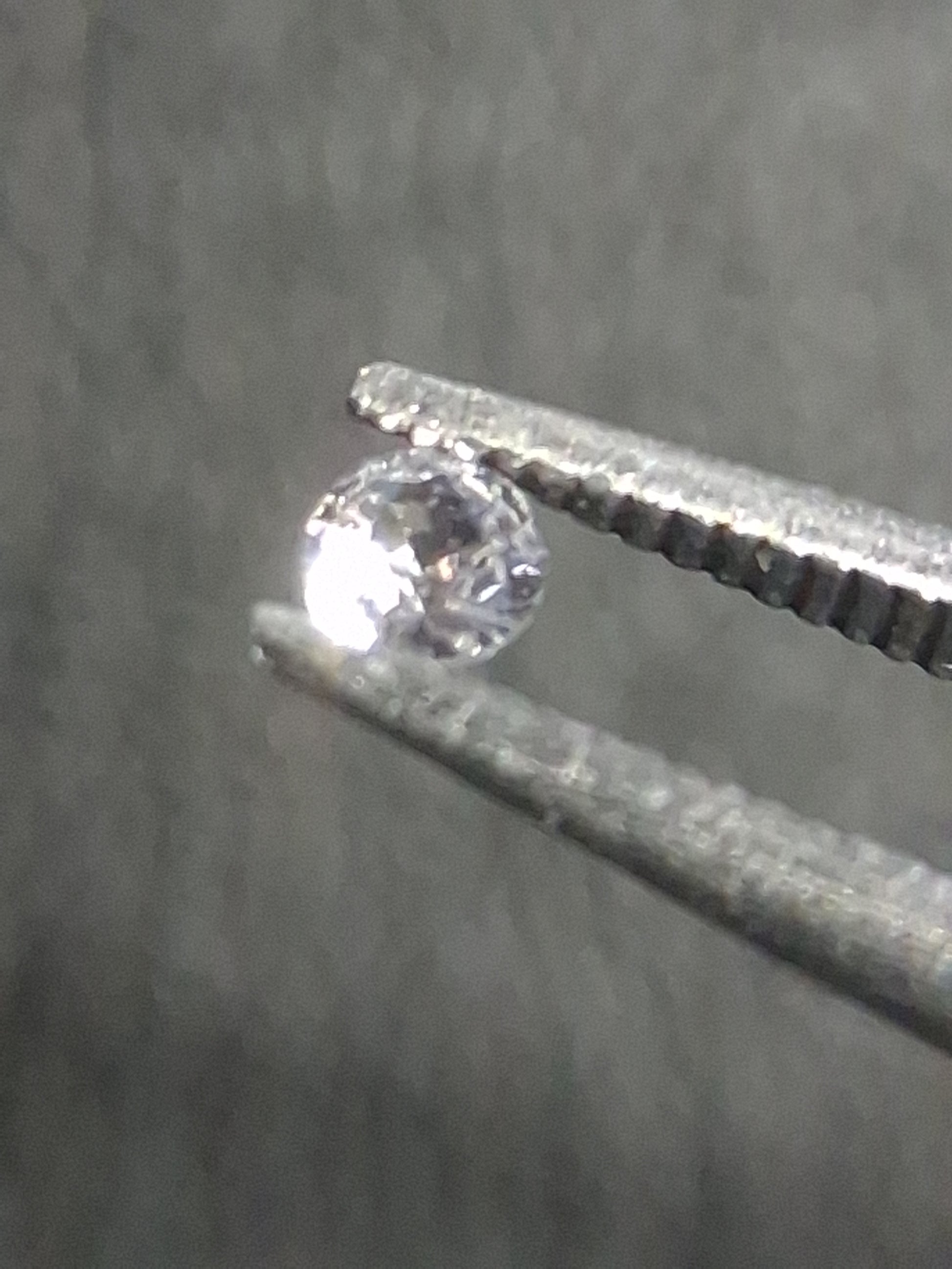 Natural White Sapphire - 0.038 ct -2 mm Round cut - heated - Africa - Natural Gems Belgium