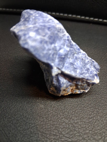 Natural Rough Sodalite Stone – Blue Raw Crystal Specimen – 39g – 4 x 3.5 cm - Natural Gems Belgium