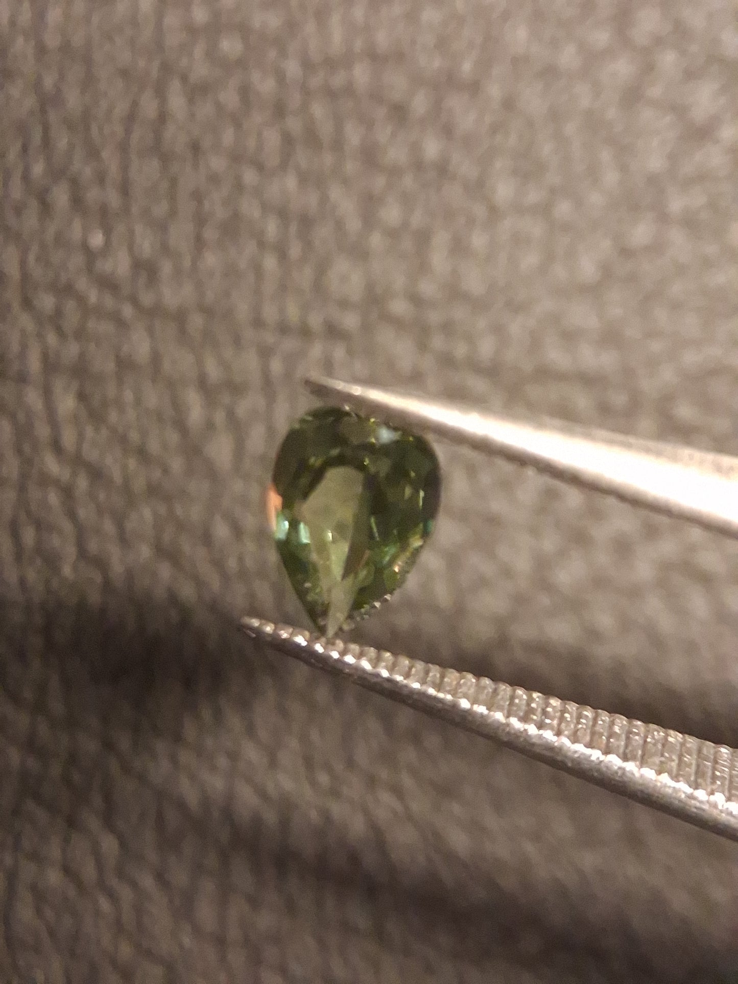 Natural Green Apatite - pear faceted - 0.413 ct - loose gemstone