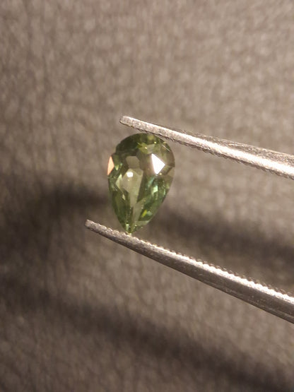 Natural Green Apatite - pear faceted - 0.418 ct - loose gemstone