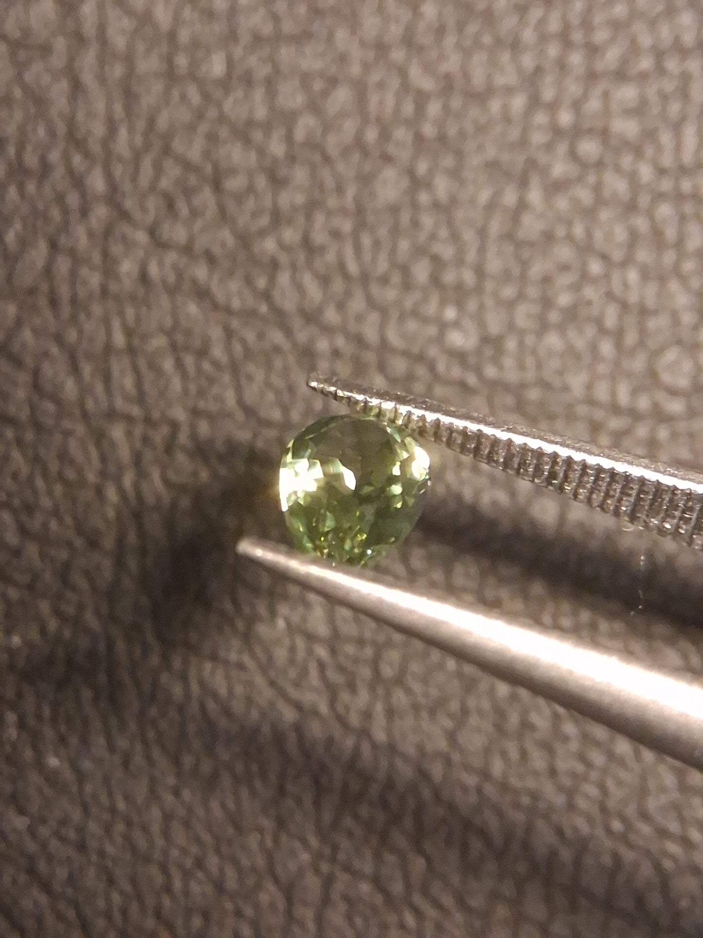 Natural Green Apatite - pear faceted - 0.418 ct - loose gemstone