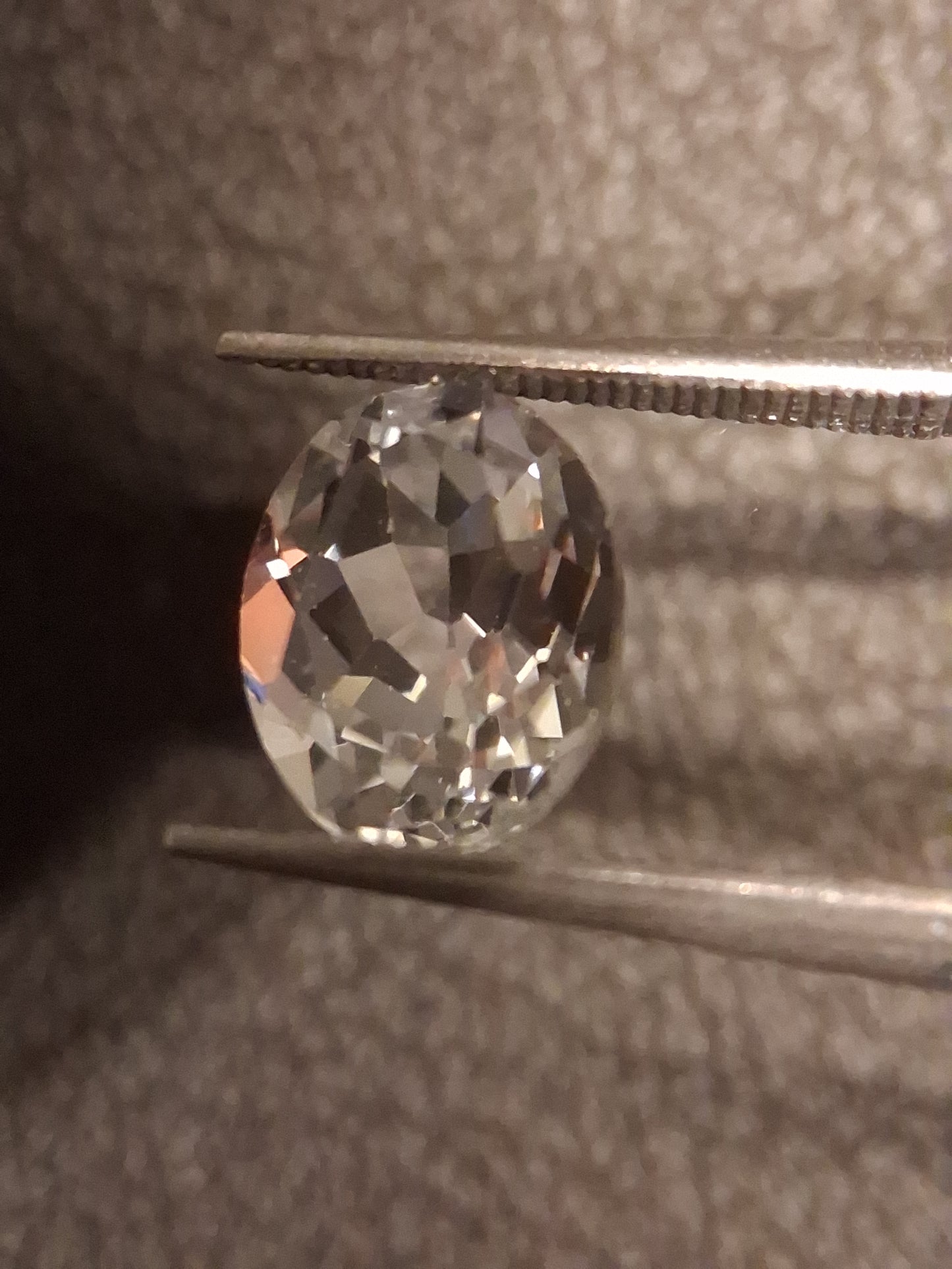 Natural White Topaz - oval faceted - 2.540 ct