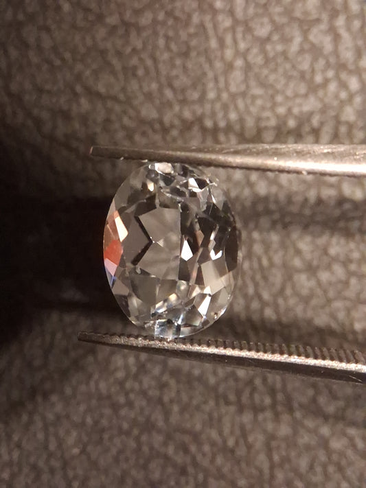 Natural White Topaz - oval faceted - 2.540 ct