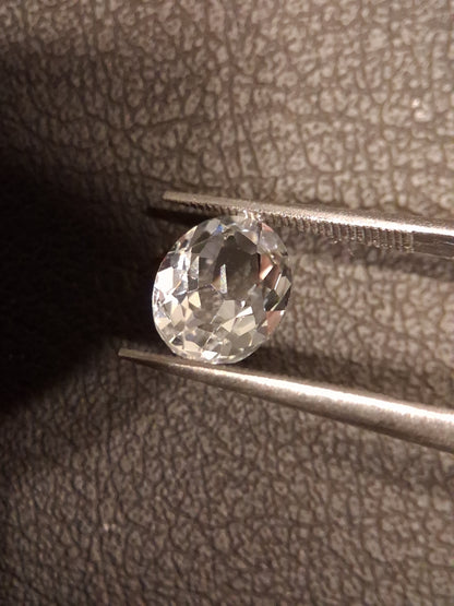 Natural White Topaz - oval faceted - 2.175 ct