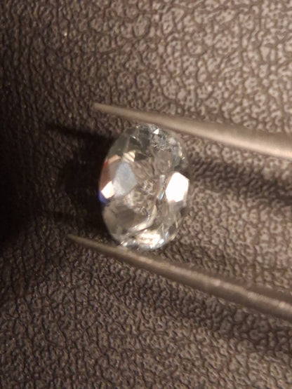 Natural White Topaz - oval faceted - 2.380 ct
