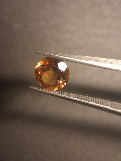 Gemma di Citrino Naturale – Taglio Rotondo Sfaccettato Giallo 6x6 mm | Pietra di Citrino Sciolta 0,740 ct